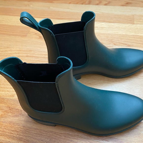 j crew mercantile rain boots